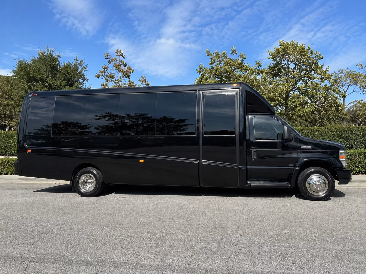 minibus rentals for executive meetings and client shuttles in davis county